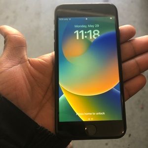Open box iPhone SE cricket